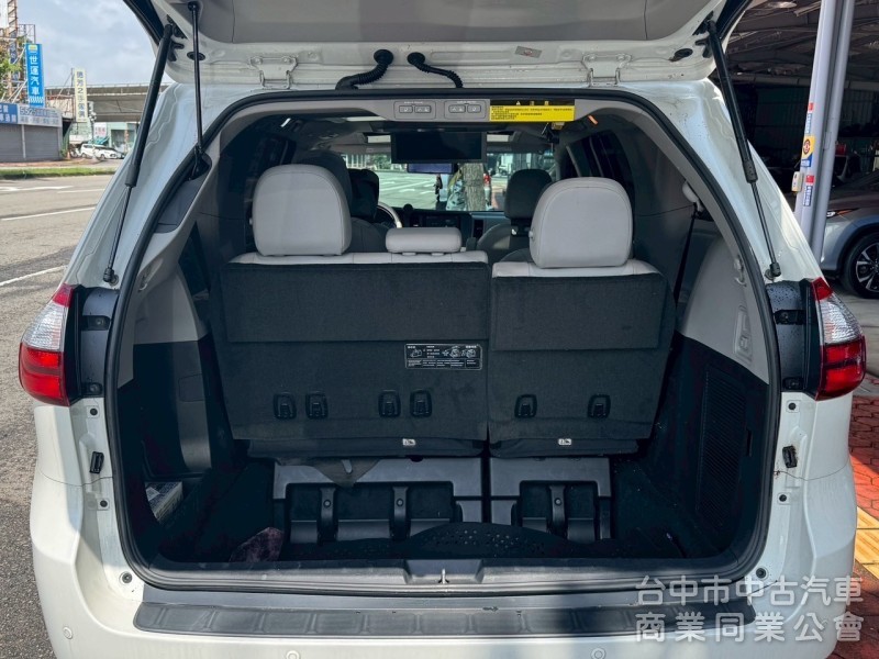 2017 Sienna 3.5 頂級 跑12萬多公里
