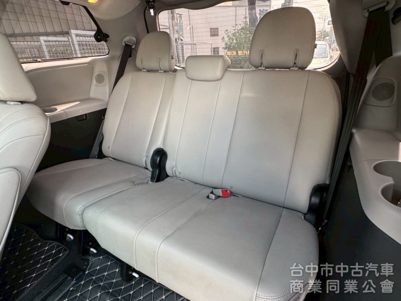 2017 Sienna 3.5 頂級 跑12萬多公里