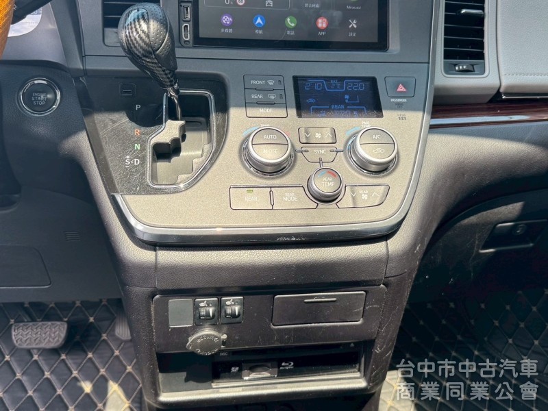 2017 Sienna 3.5 頂級 跑12萬多公里