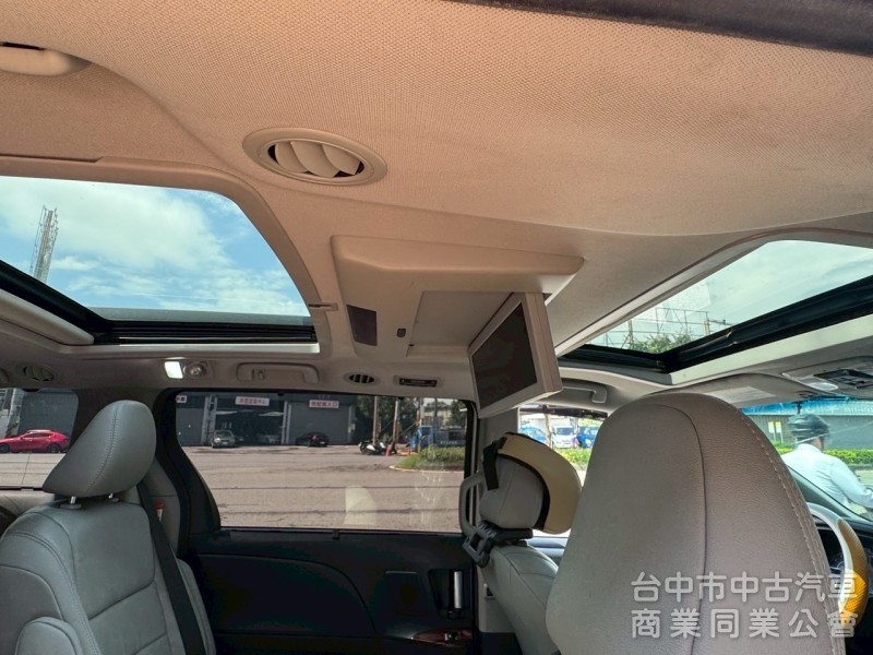 2017 Sienna 3.5 頂級 跑12萬多公里