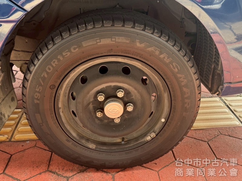 2019 小霸王 自排 大單廂 跑八萬多公里
