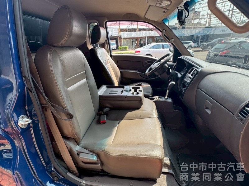 2019 小霸王 自排 大單廂 跑八萬多公里