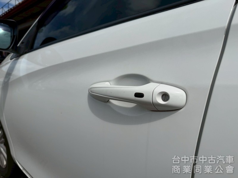 2018 Yaris 豪華 跑九萬多公里