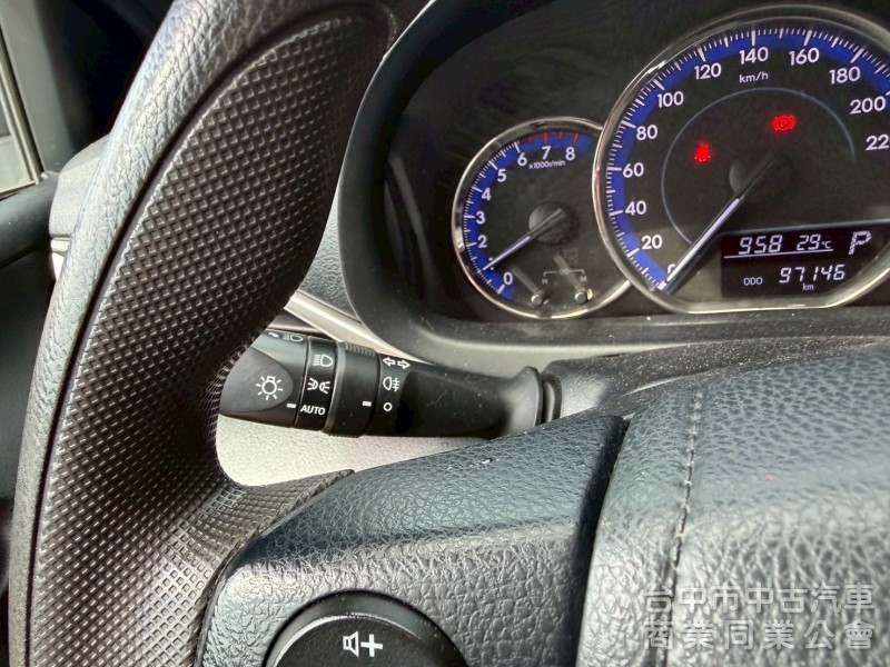2018 Yaris 豪華 跑九萬多公里