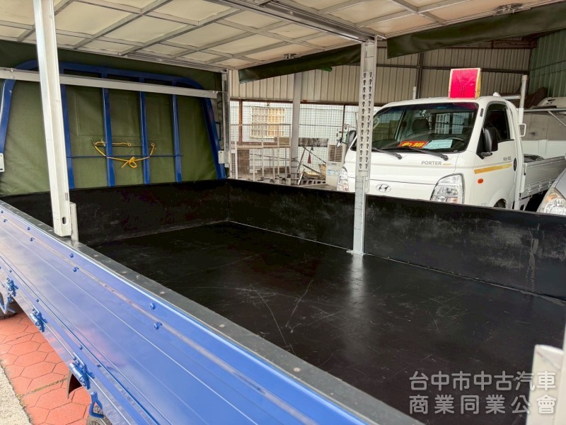 2019 小霸王 自排 跑八萬多 大單廂