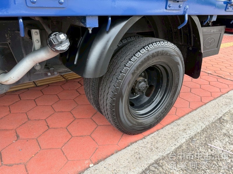 2019 小霸王 自排 跑八萬多 大單廂