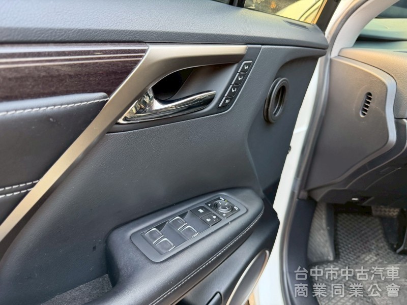 2022 RX300 旗艦 跑六萬