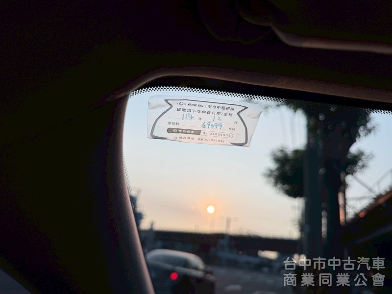 2022 RX300 旗艦 跑六萬