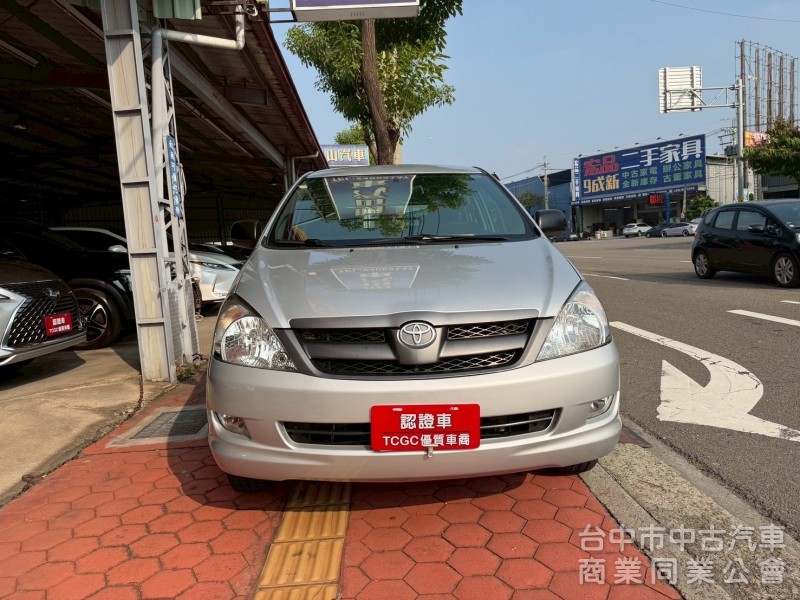 2011 Innova 2.0跑八萬 後座出風口