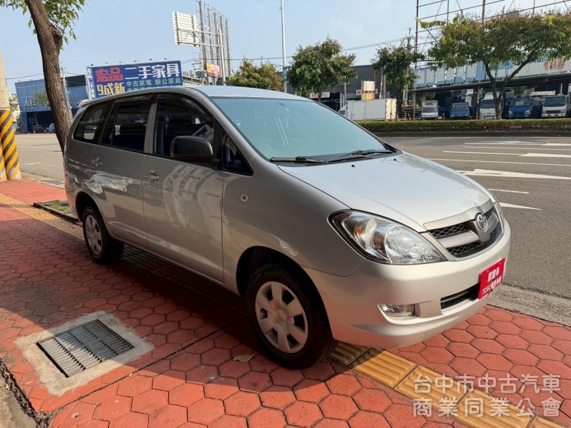 2011 Innova 2.0跑八萬 後座出風口