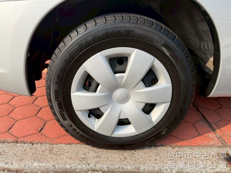 2011 Innova 2.0跑八萬 後座出風口