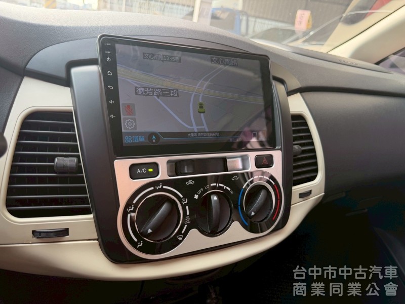 2011 Innova 2.0跑八萬 後座出風口