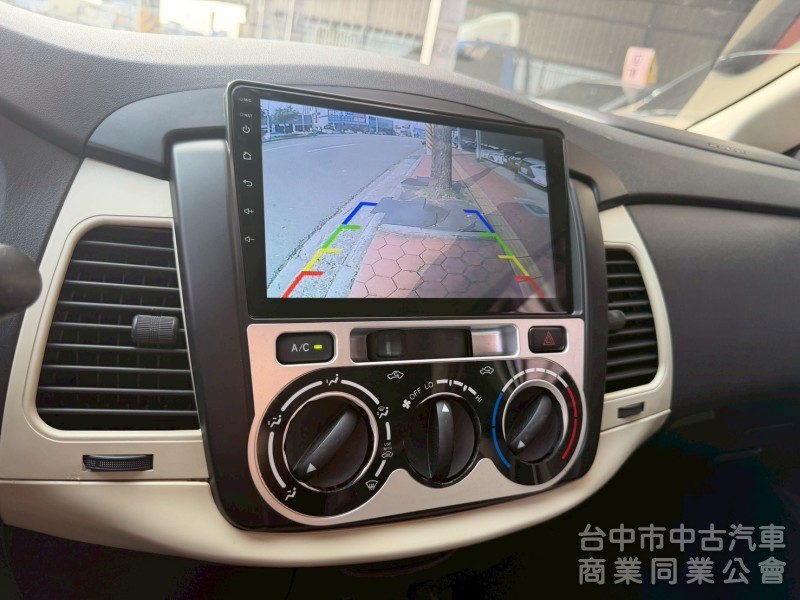 2011 Innova 2.0跑八萬 後座出風口