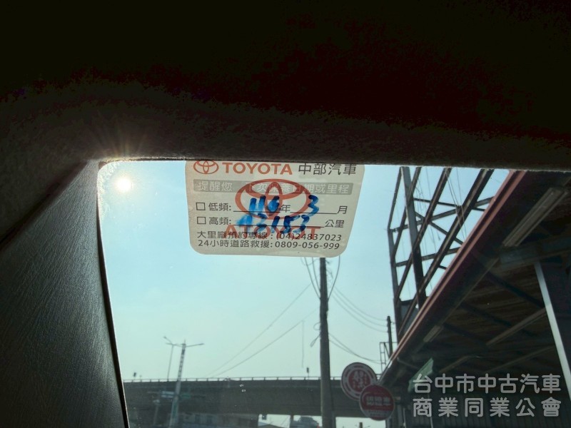 2011 Innova 2.0跑八萬 後座出風口