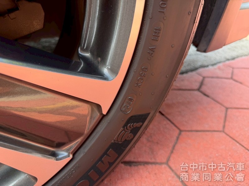 2020 UX200 菁英 plus 跑六萬多公里