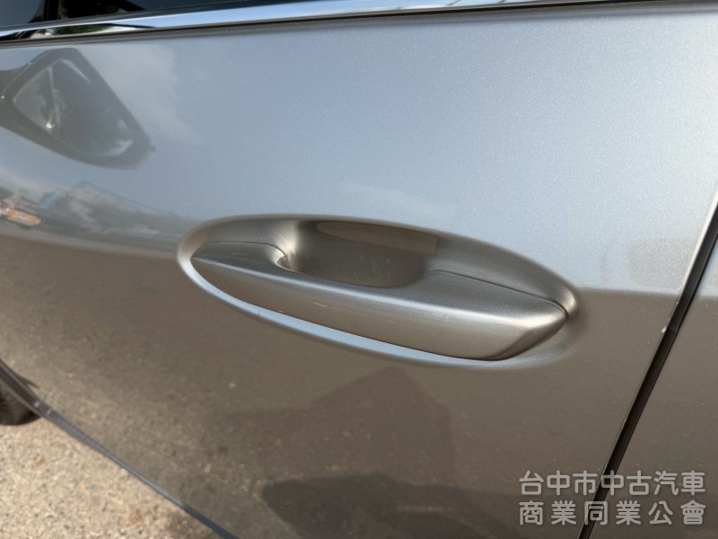 2020 UX200 菁英 plus 跑六萬多公里