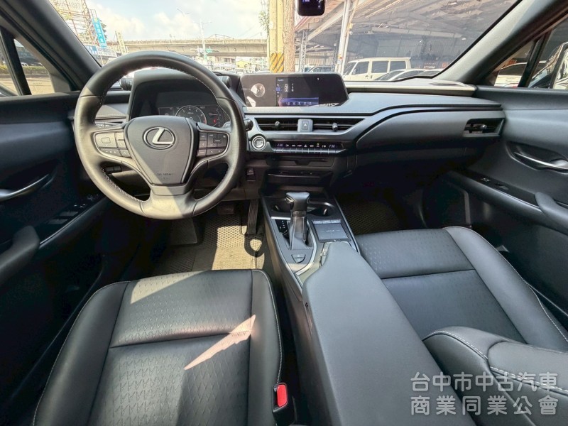 2020 UX200 菁英 plus 跑六萬多公里