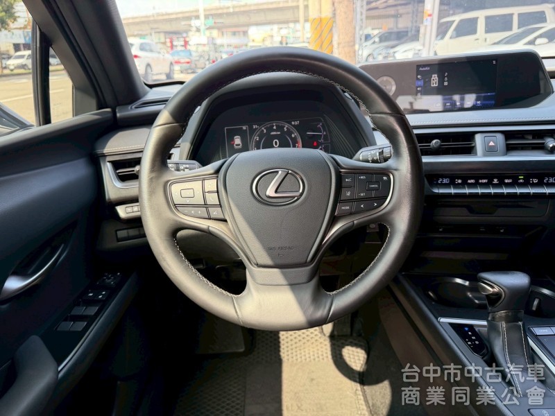 2020 UX200 菁英 plus 跑六萬多公里