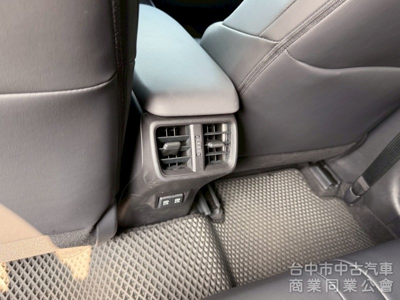 2020 UX200 菁英 plus 跑六萬多公里