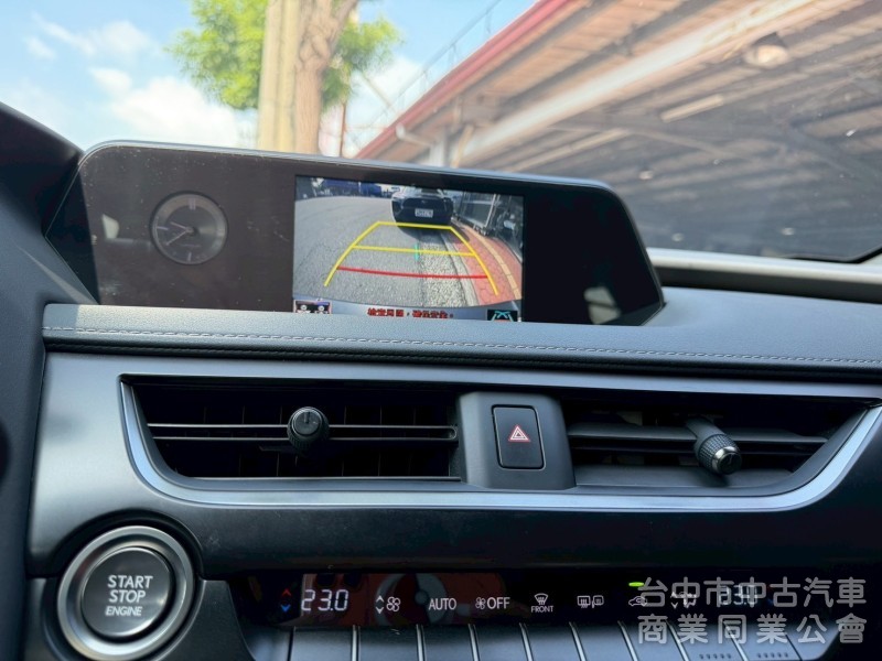 2020 UX200 菁英 plus 跑六萬多公里