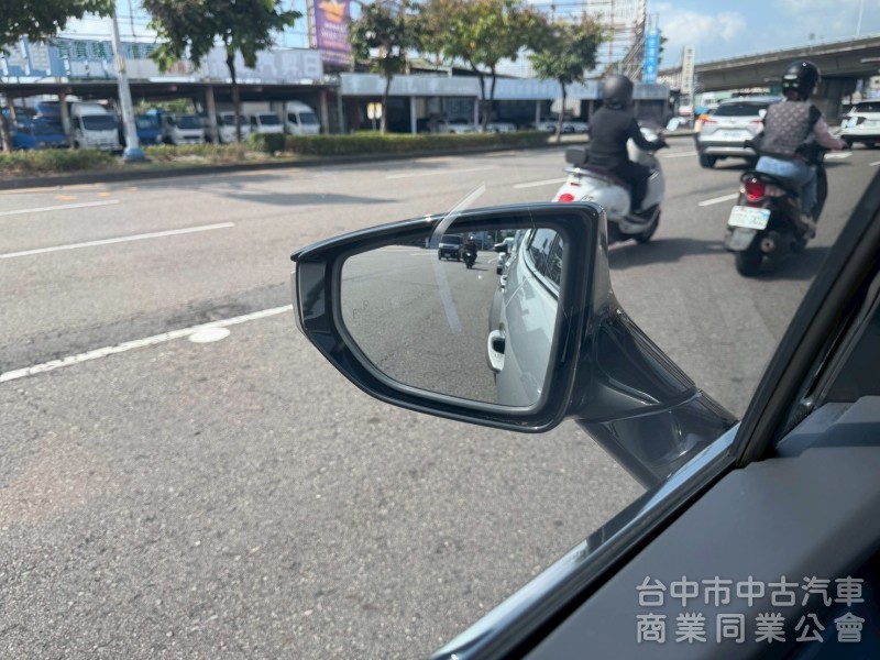 2020 UX200 菁英 plus 跑六萬多公里