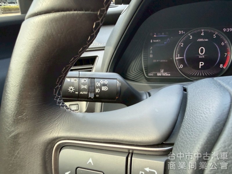 2020 UX200 菁英 plus 跑六萬多公里