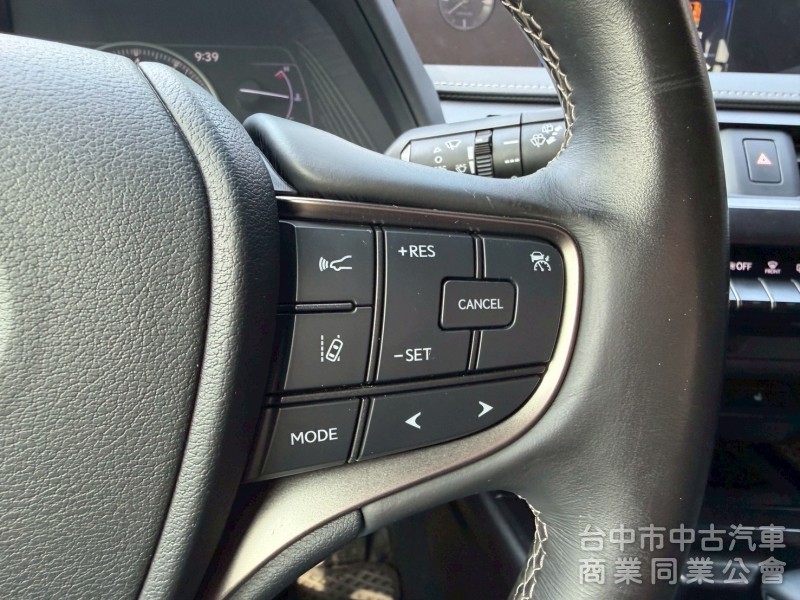 2020 UX200 菁英 plus 跑六萬多公里