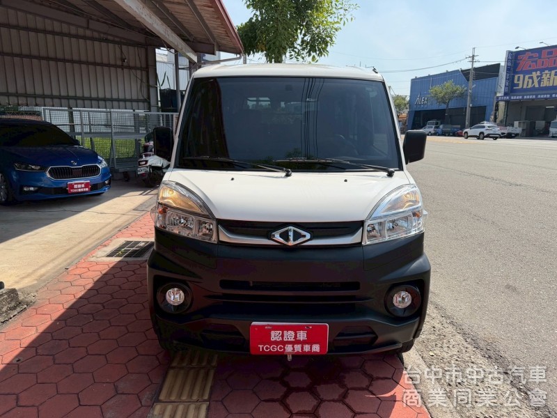 2022 A180 自排廂型車