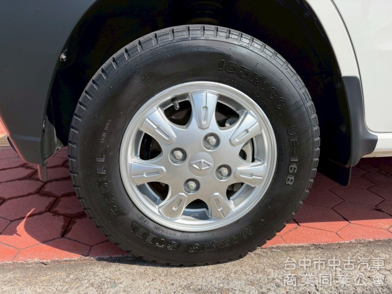 2022 A180 自排廂型車