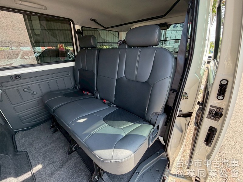 2022 A180 自排廂型車