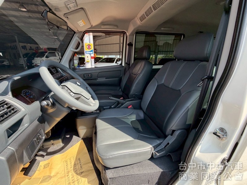 2022 A180 自排廂型車