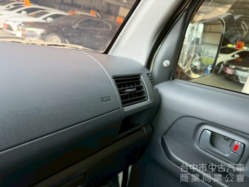 2022 A180 自排廂型車