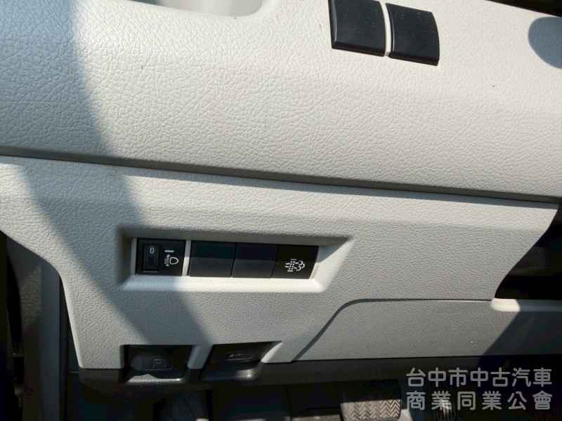 2022 HIACE 廂型車跑一萬多
