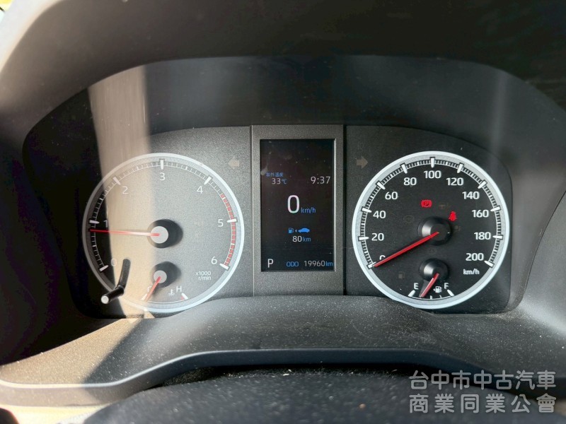 2022 HIACE 廂型車跑一萬多