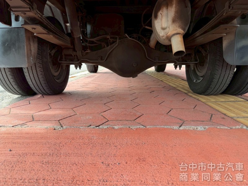 2024雙廂小霸王自排六人