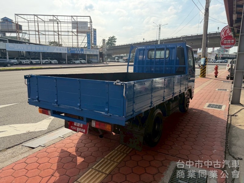 2010 堅達貨車 跑33萬多公里