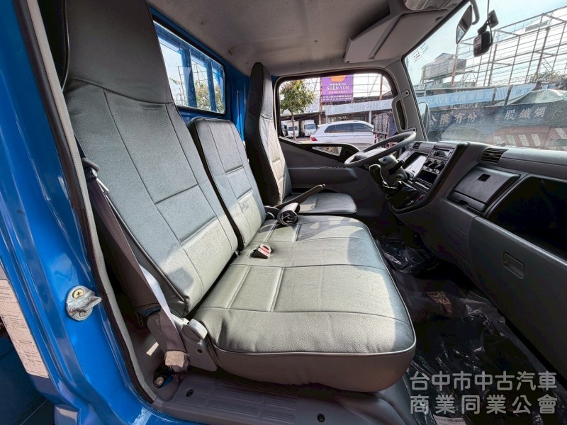 2010 堅達貨車 跑33萬多公里