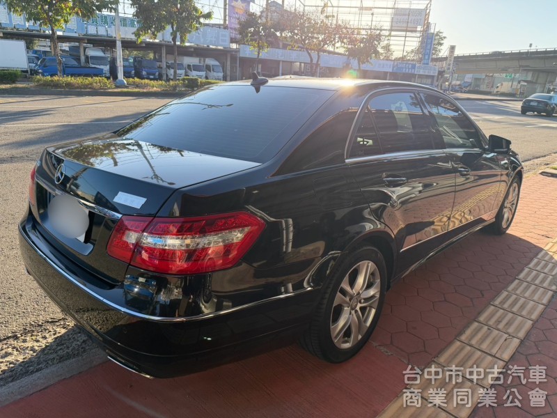 2012 E200總代理跑八萬多公里