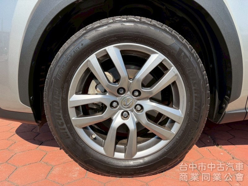 2016 NX200t豪華版 跑十一萬公里