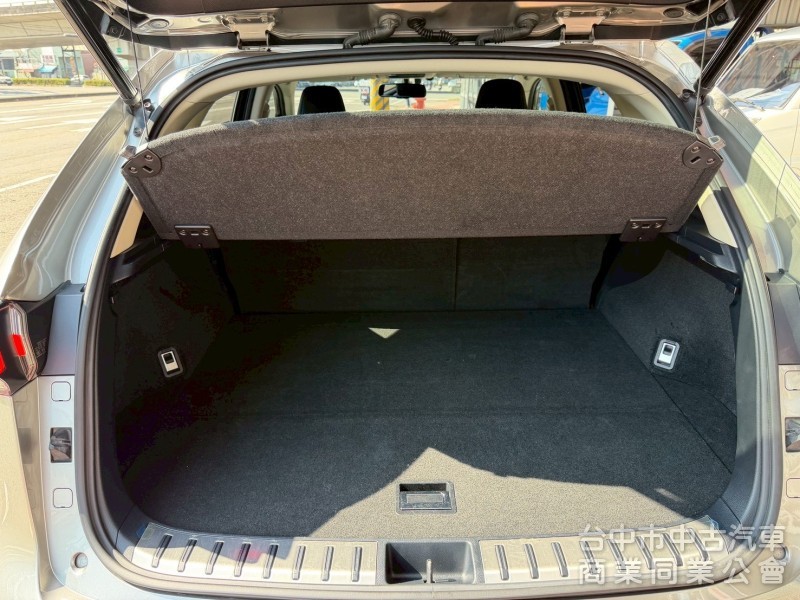 2016 NX200t豪華版 跑十一萬公里