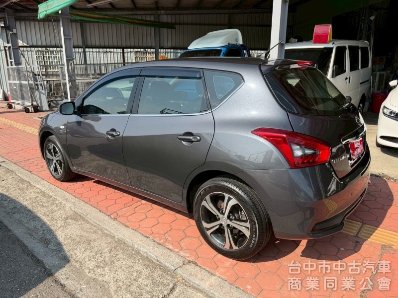 2017 iTiida 1.6旗艦 跑四萬多