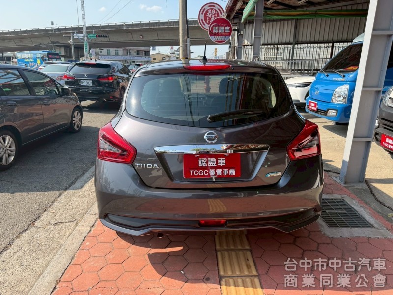 2017 iTiida 1.6旗艦 跑四萬多