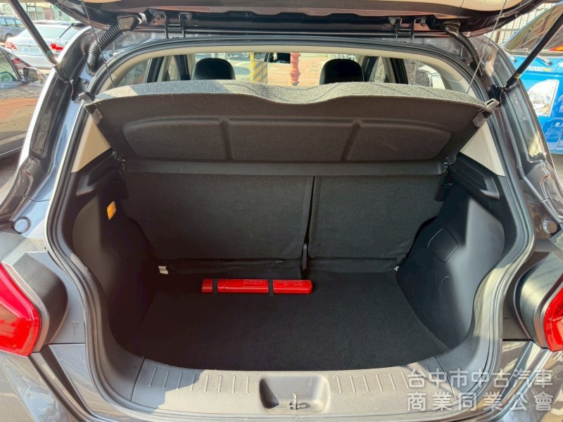 2017 iTiida 1.6旗艦 跑四萬多