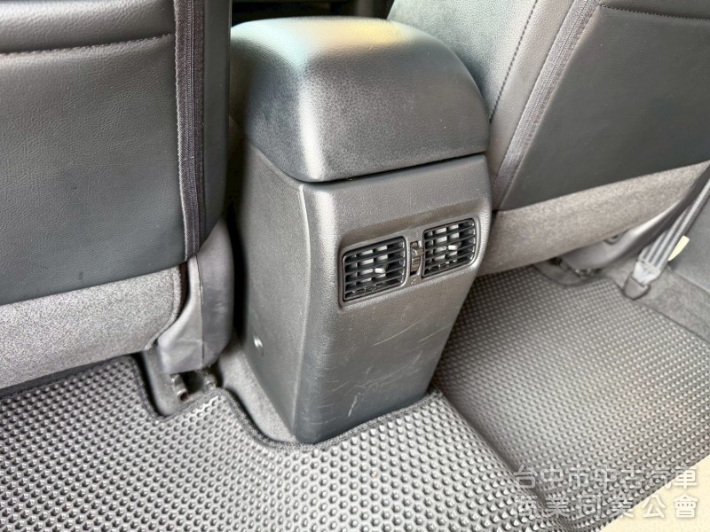 2017 iTiida 1.6旗艦 跑四萬多