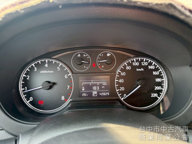 2017 iTiida 1.6旗艦 跑四萬多