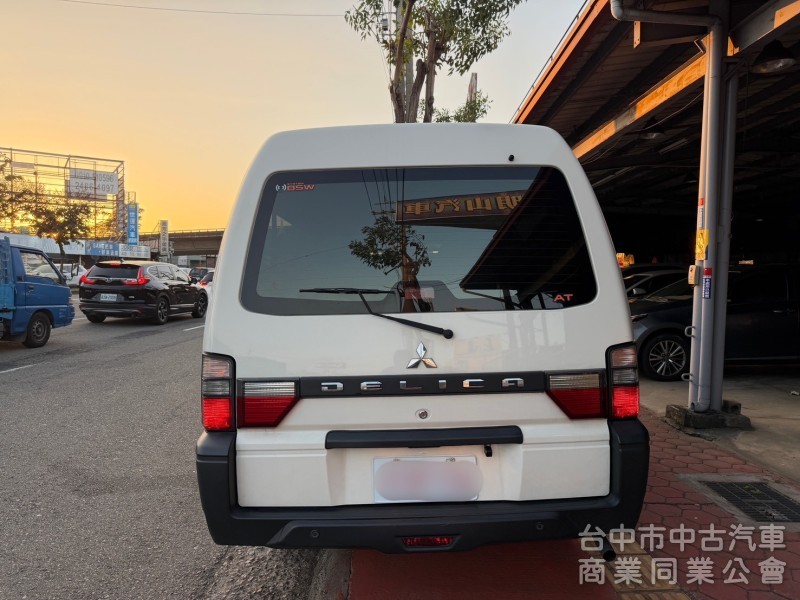 2023 得利卡廂型車 跑三萬多公里