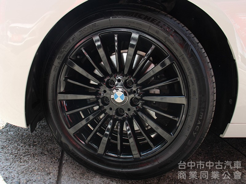 ✅全車原漆✅升級電尾門✅氣氛燈✅無線CARPLAY⭕正14年 328I GT總代理✅升降尾翼 全景天窗 可全貸 無漏油