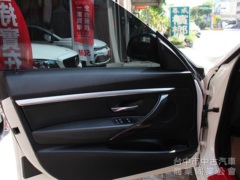 ✅全車原漆✅升級電尾門✅氣氛燈✅無線CARPLAY⭕正14年 328I GT總代理✅升降尾翼 全景天窗 可全貸 無漏油