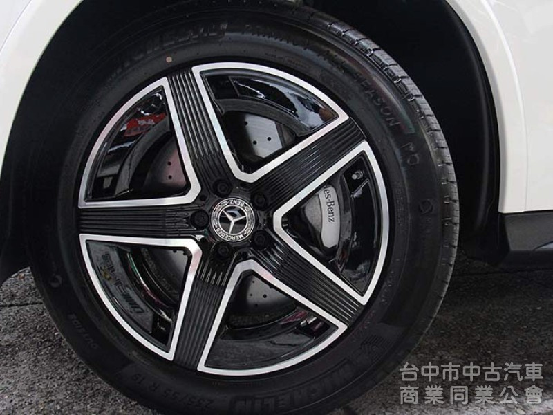 正2024年出廠全新車✅選配全滿且皆原裝✅P20輔助駕駛✅多光束頭燈✅抬頭顯示✅柏林之音✅夜色套件✅保固7年✅新車利率