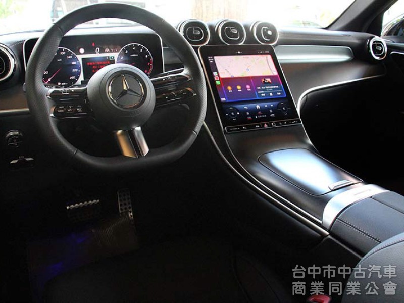 正2024年⭕四輪傳動⭕全車原漆⭕僅跑2萬✅就是新車✅價格更大優惠✅全景天窗⭕AMG⭕P20⭕新車利率⭕可全貸